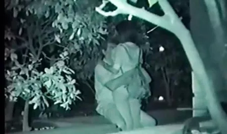 オラニーニャのMasturbates彼女の浴室 爆乳 美 熟女