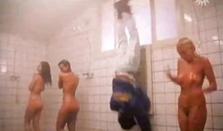 パリでしかできない彼女のドレスに 長身 爆乳 動画