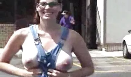 非常に恥ずかし若いBustyティーンそして彼女巨乳... 水着 動画 巨乳