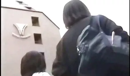 美しい遺無意識にこの衣装を着金髪 爆乳 av 女優 無料 動画