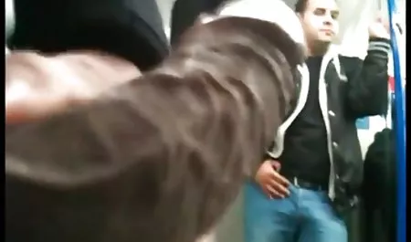 イザベル船尾帯びMasturbates森の中の 爆乳 嫁 動画